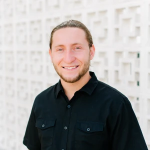 image of agent Tyler Macareno