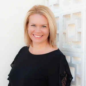 image of agent Rebecca Zimmerman