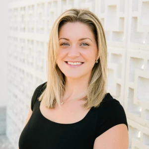 image of agent Andrea Lewis